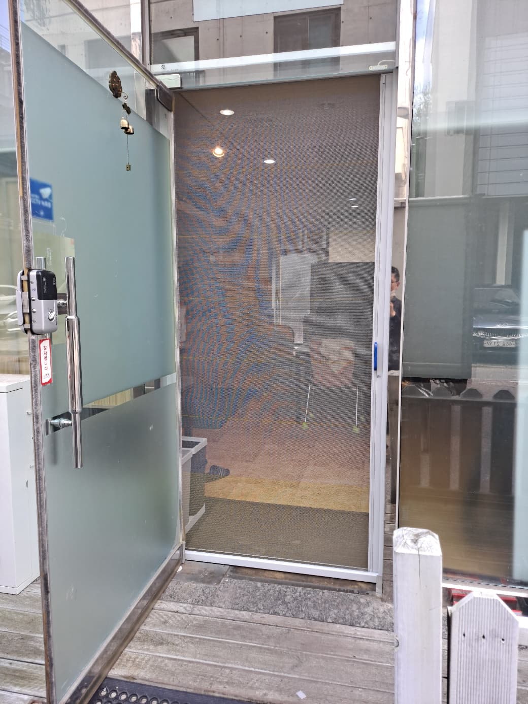 방충망 교체 시공 현장 2